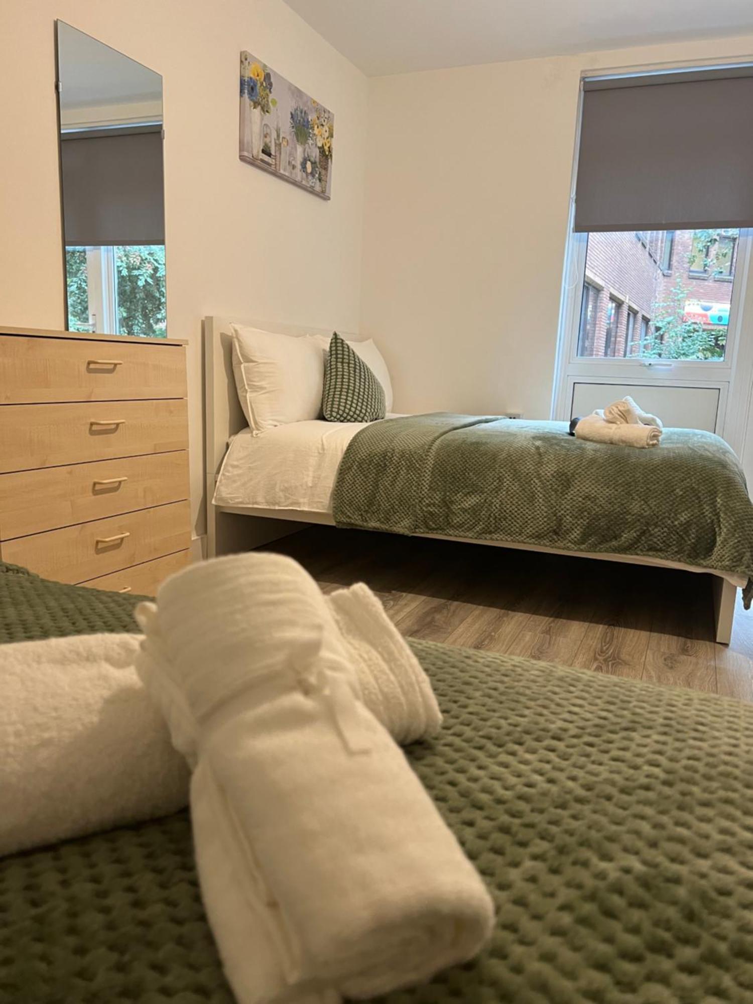 Lovely Triple And Quadruple Rooms In Euston & Square In Central London Bagian luar foto